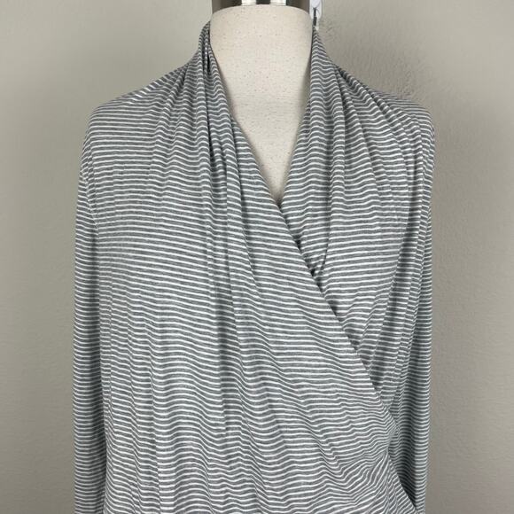 Lululemon Gray Stripe radiant Long Sleeve Wrap Front Top *8-10 - Picture 3 of 9